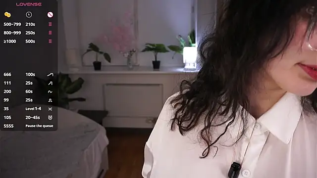 HannaHayles online show from April 2026 05:08:02 PM