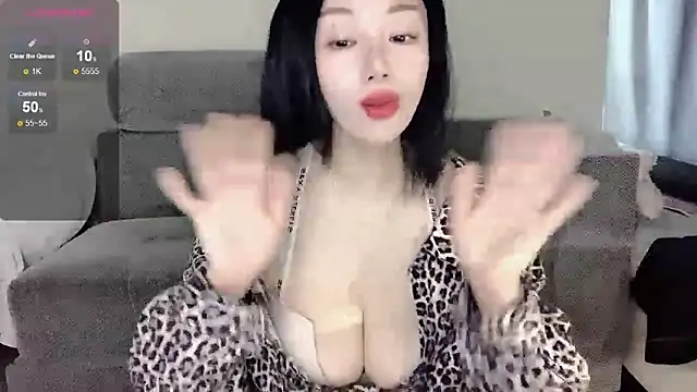 Snapshot of Sunny------ chatting on February 2026 11:58:01 PM Sunny------ online show from February 2026 11:58:01 PM