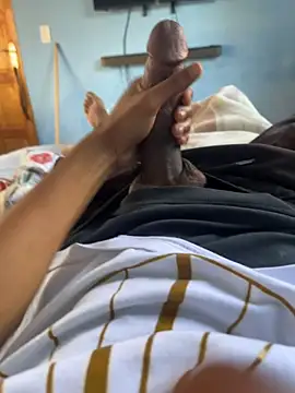 youngsterSA223 online show from April 2026 12:18:02 PM