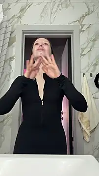 Velvet Hell online show from April 2026 09:13:02 AM