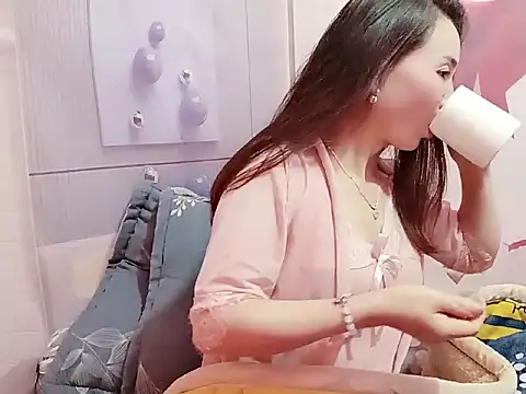 Hello-Kitty001 online show from February 2026 07:30:01 AM