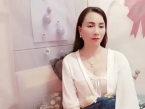 Hello-Kitty001 online show from February 2026 03:20:01 PM