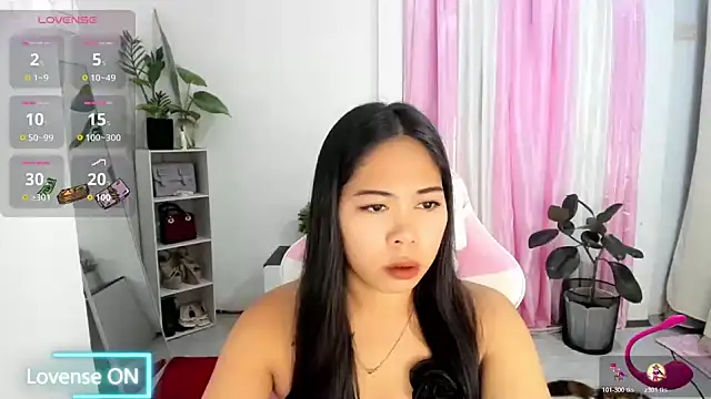 Ursweetyshaine online show from May 2026 11:59:02 PM