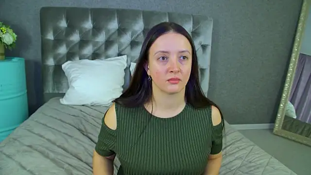 ElinaBellucci online show from March 2026 04:42:02 AM