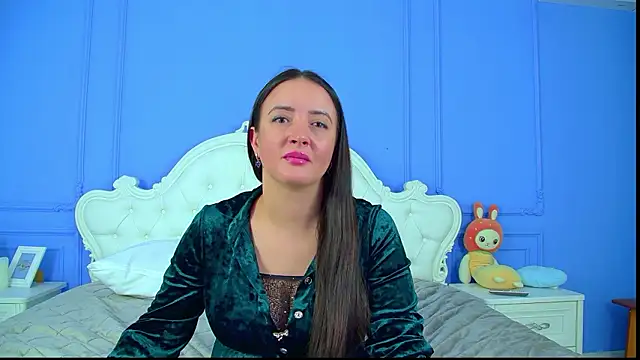 ElinaBellucci online show from February 2026 07:25:02 AM