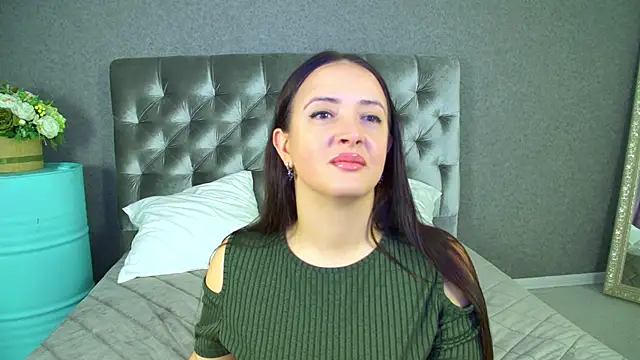 ElinaBellucci online show from March 2026 04:35:02 AM