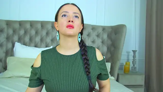 ElinaBellucci online show from April 2026 04:08:02 AM