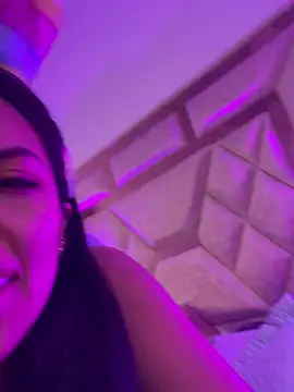 Emma Sanz   online show from April 2026 04:23:02 PM