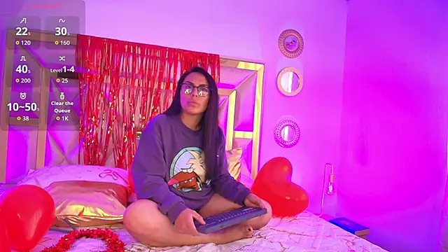 Emma Sanz   online show from February 2026 01:44:01 PM