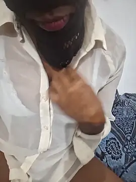 Snapshot of Sakeemaxxy chatting on February 2026 07:11:02 PM Sakeemaxxy online show from February 2026 07:11:02 PM