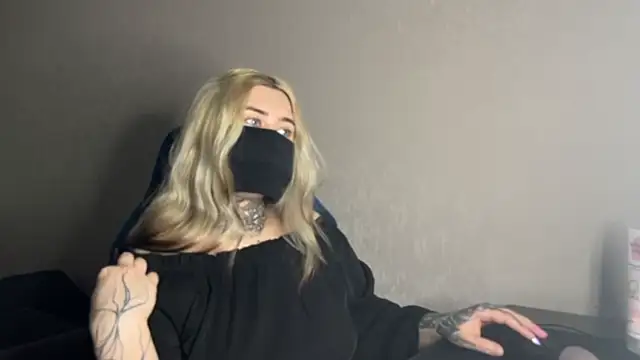 Snapshot of UnaXyling chatting on February 2026 08:31:01 AM UnaXyling online show from February 2026 08:31:01 AM