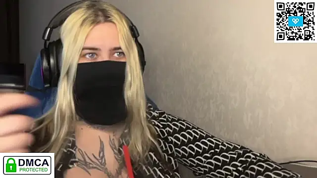 Snapshot of UnaXyling chatting on February 2026 11:59:02 PM UnaXyling online show from February 2026 11:59:02 PM