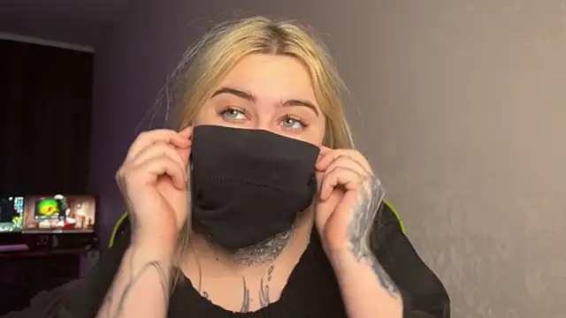 Snapshot of UnaXyling chatting on February 2026 10:02:02 AM UnaXyling online show from February 2026 10:02:02 AM