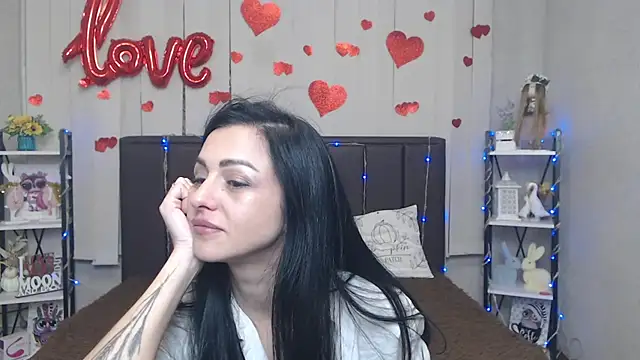 EvaClarkk online show from May 2026 05:13:01 PM