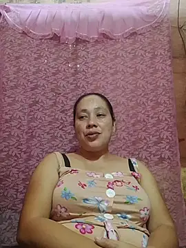 Snapshot of May_Bombs chatting on March 2026 01:33:02 AM May Bombs online show from March 2026 01:33:02 AM