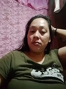 Snapshot of May_Bombs chatting on March 2026 06:10:01 PM May Bombs online show from March 2026 06:10:01 PM