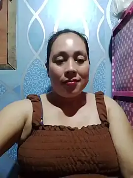 Snapshot of May_Bombs chatting on April 2026 12:00:01 PM May Bombs online show from April 2026 12:00:01 PM