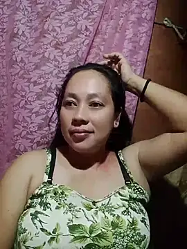 Snapshot of May_Bombs chatting on March 2026 08:00:02 PM May Bombs online show from March 2026 08:00:02 PM