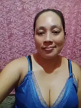 Snapshot of May_Bombs chatting on March 2026 12:34:01 AM May Bombs online show from March 2026 12:34:01 AM