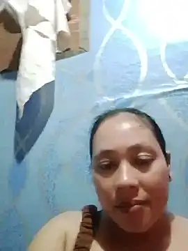 Snapshot of May_Bombs chatting on April 2026 12:28:01 AM May Bombs online show from April 2026 12:28:01 AM