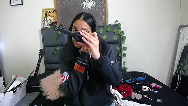 Julieta Parker online show from March 2026 11:58:02 AM