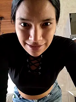 Snapshot of Julieta_Parker chatting on February 2026 03:36:02 PM Julieta Parker online show from February 2026 03:36:02 PM