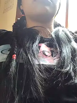 Snapshot of Julieta_Parker chatting on February 2026 04:29:01 PM Julieta Parker online show from February 2026 04:29:01 PM