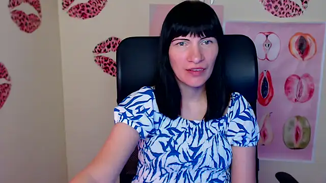 Snapshot of Rosalinda_ro chatting on May 2026 06:05:01 PM Rosalinda ro online show from May 2026 06:05:01 PM