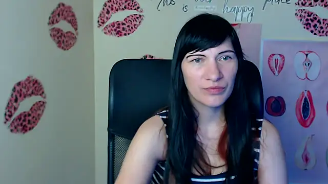 Snapshot of Rosalinda_ro chatting on May 2026 06:11:01 PM Rosalinda ro online show from May 2026 06:11:01 PM