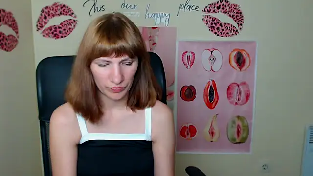 Snapshot of Rosalinda_ro chatting on June 2026 06:13:01 PM Rosalinda ro online show from June 2026 06:13:01 PM