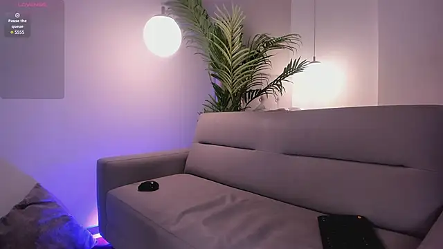Iriana Vexz online show from March 2026 01:08:01 PM