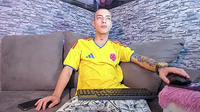 Snapshot of Dereck_Boy_ chatting on February 2026 03:14:02 AM Dereck Boy online show from February 2026 03:14:02 AM