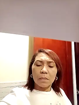 dannamomcerratt online show from February 2026 07:59:02 PM