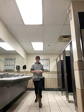 Snapshot of Horus1922 chatting on February 2026 05:58:01 PM Horus1922 online show from February 2026 05:58:01 PM