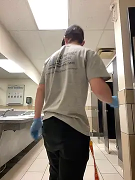 Snapshot of Horus1922 chatting on February 2026 05:35:01 PM Horus1922 online show from February 2026 05:35:01 PM