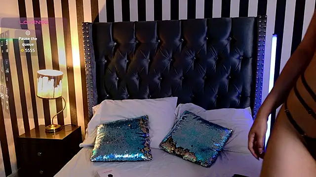 carosantoss online show from February 2026 10:38:01 AM