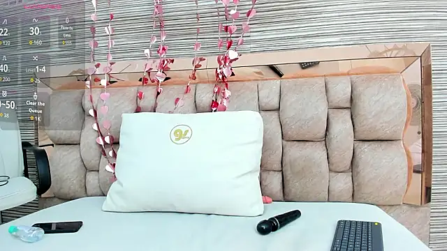 Snapshot of rossy_roose chatting on February 2026 07:43:01 PM rossy roose online show from February 2026 07:43:01 PM