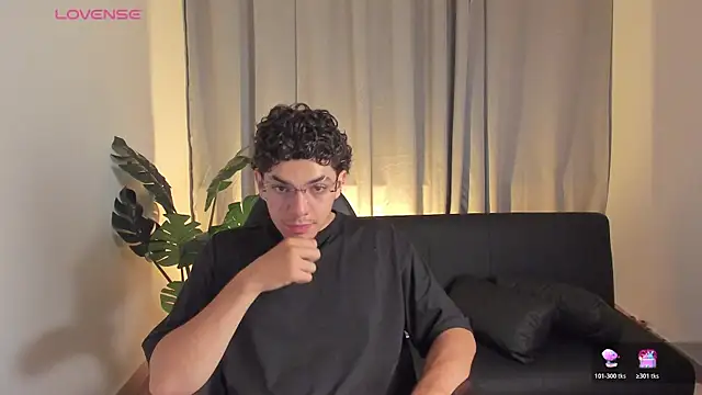 Axel Creed online show from February 2026 04:03:02 AM