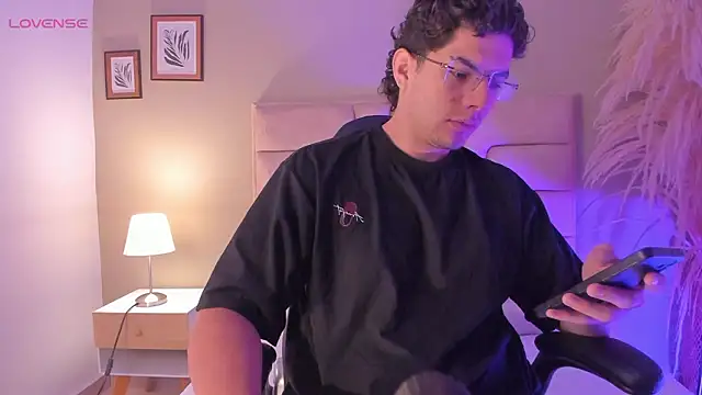 Axel Creed online show from February 2026 10:48:01 AM