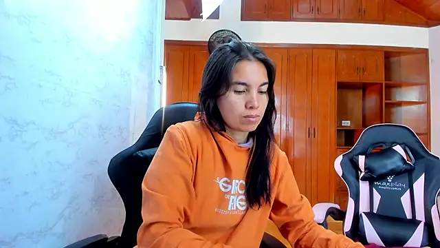 Snapshot of Emily_and_Soffy chatting on February 2026 12:04:01 PM Emily and Soffy online show from February 2026 12:04:01 PM