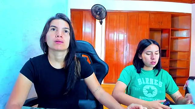 Emily and Soffy online show from April 2026 12:18:02 PM