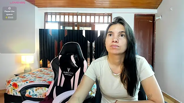 Snapshot of Emily_and_Soffy chatting on February 2026 12:05:01 PM Emily and Soffy online show from February 2026 12:05:01 PM