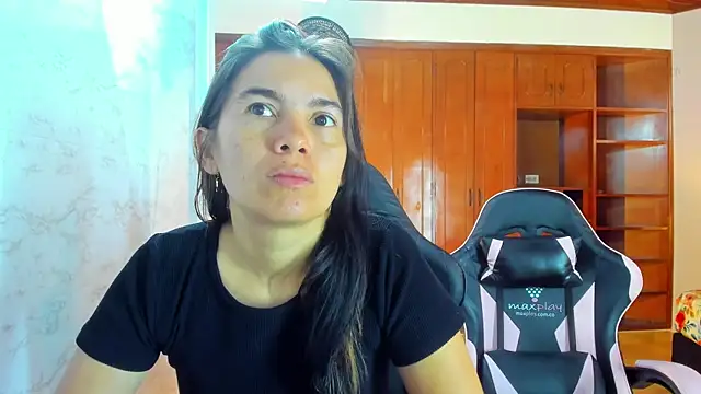 Snapshot of Emily_and_Soffy chatting on February 2026 11:52:01 AM Emily and Soffy online show from February 2026 11:52:01 AM