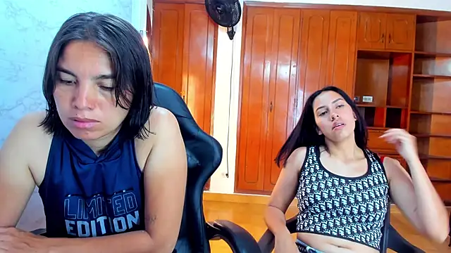 Snapshot of Emily_and_Soffy chatting on April 2026 12:53:02 PM Emily and Soffy online show from April 2026 12:53:02 PM