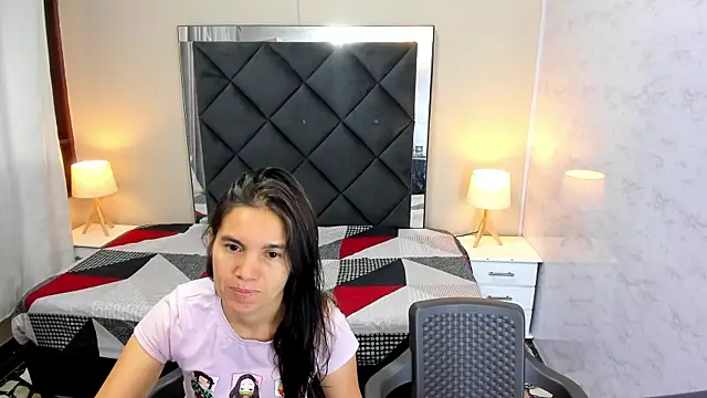 Snapshot of Emily_and_Soffy chatting on February 2026 12:07:01 PM Emily and Soffy online show from February 2026 12:07:01 PM