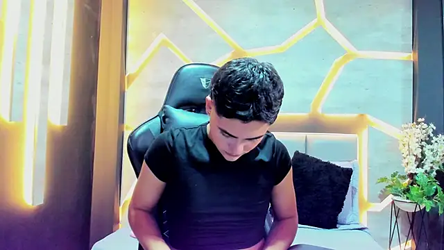 Snapshot of FemNoa chatting on February 2026 05:31:01 PM FemNoa online show from February 2026 05:31:01 PM