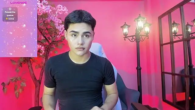 Snapshot of FemNoa chatting on February 2026 07:25:01 PM FemNoa online show from February 2026 07:25:01 PM