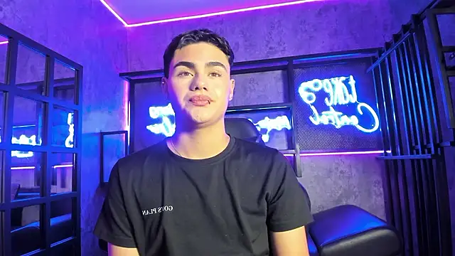 Snapshot of FemNoa chatting on February 2026 01:24:02 PM FemNoa online show from February 2026 01:24:02 PM