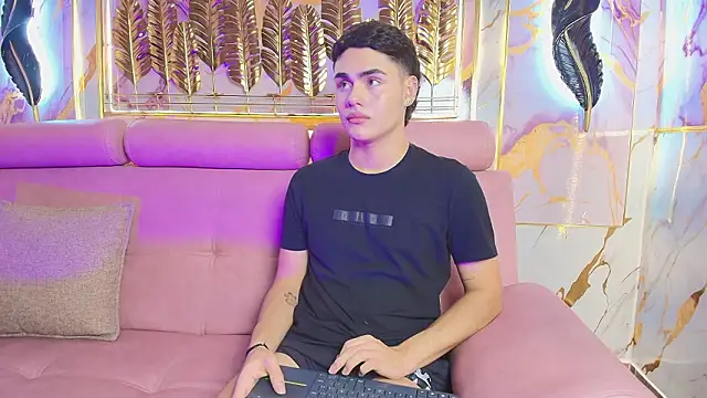 Snapshot of FemNoa chatting on February 2026 07:27:01 PM FemNoa online show from February 2026 07:27:01 PM