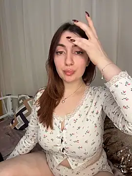 Snapshot of Linnea_ chatting on February 2026 08:42:01 PM Linnea online show from February 2026 08:42:01 PM